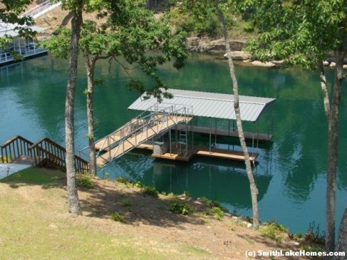 Single Slip Boathouse with Sideways Mount